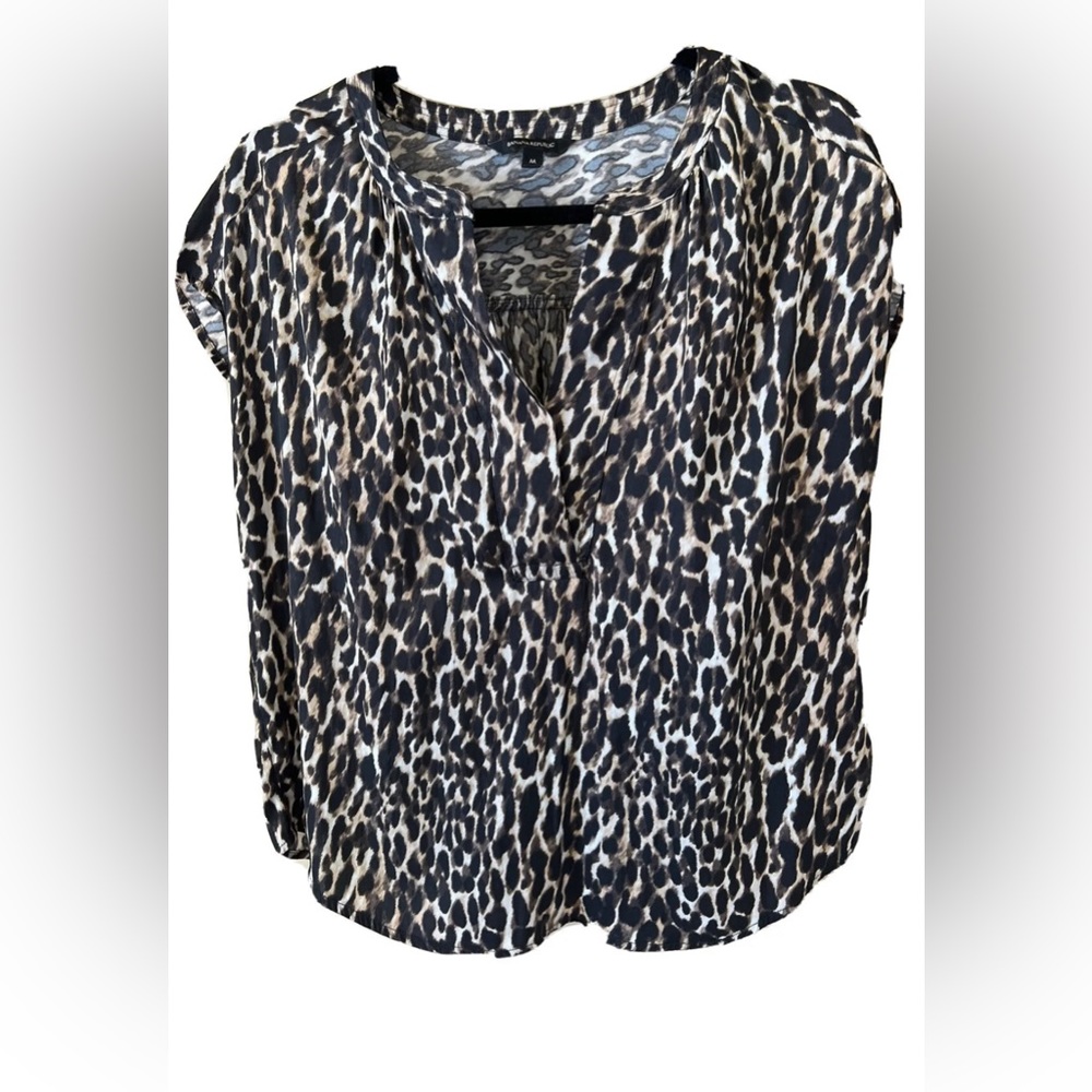 Banana Republic Women’s Top Size M  Leopard Print Sleeveless Blouse  Top